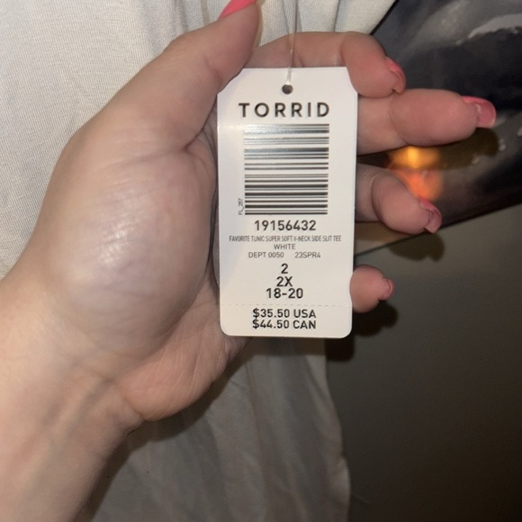 TORRID white swing tshirt - Picture 3 of 3